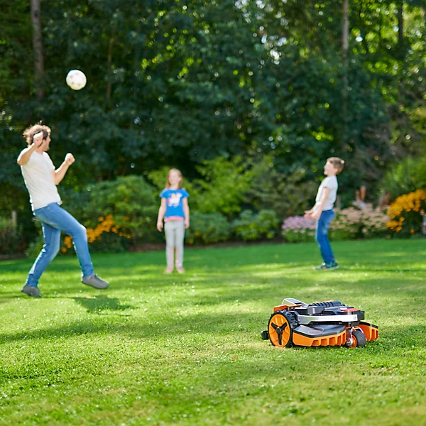 WORX Landroid Vision S250 WR202E robotniiduk kuni 250 m² – piirdekaablita AI mururobot - Image 6