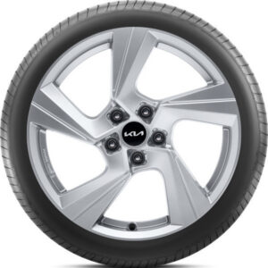 TALVINE VELJE- JA REHVIKOMPLEKT 18 SPORTAGE NQ5 PIRELLI-P2/KIA Hõbedane PAREM